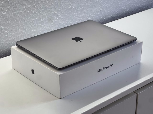 MacBook Air 2020 13 M1 256GB 2 ÉV Garanciával Számlával