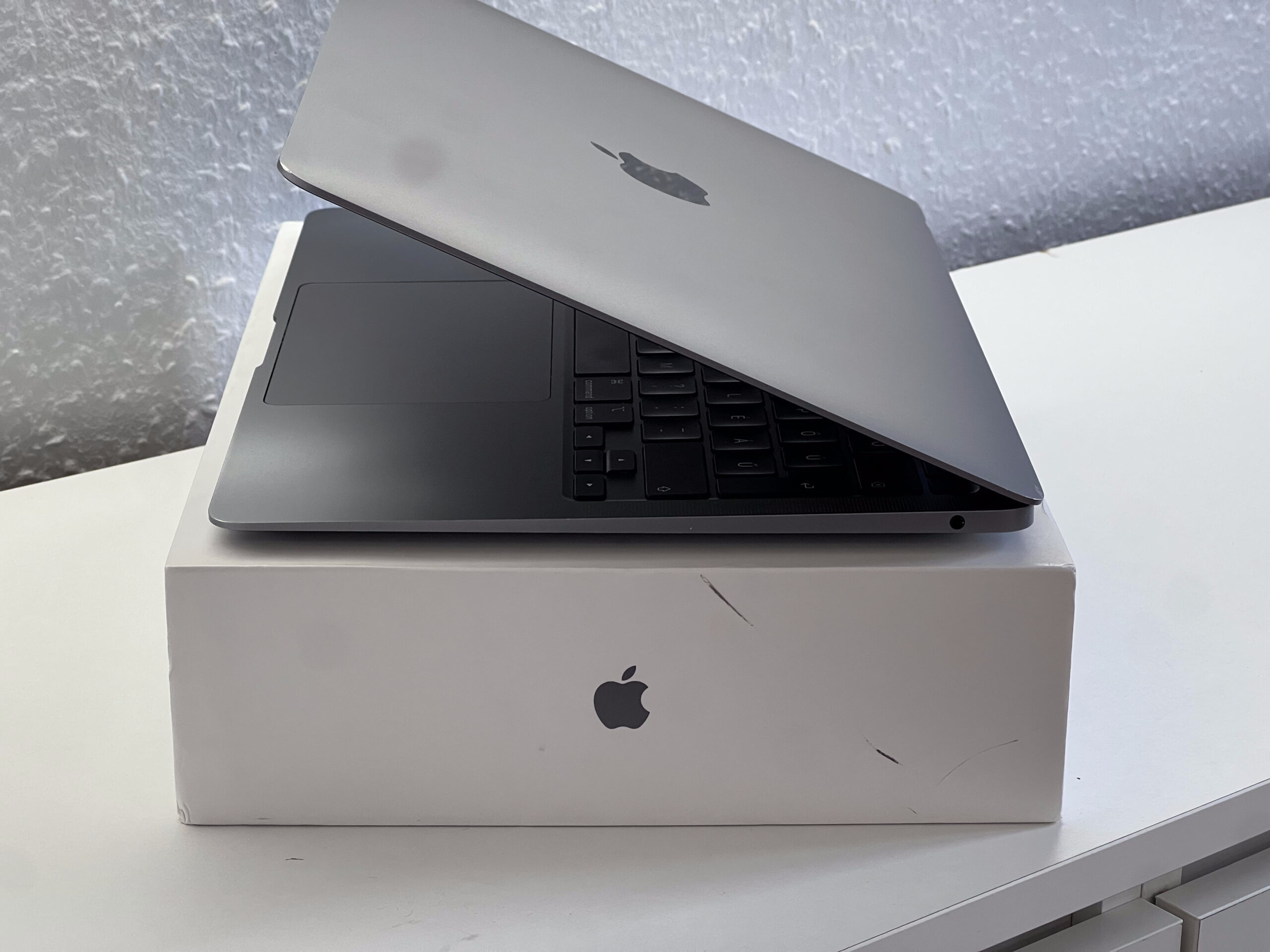 MacBook Air 2020 13 M1 256GB 2 ÉV Garanciával Számlával