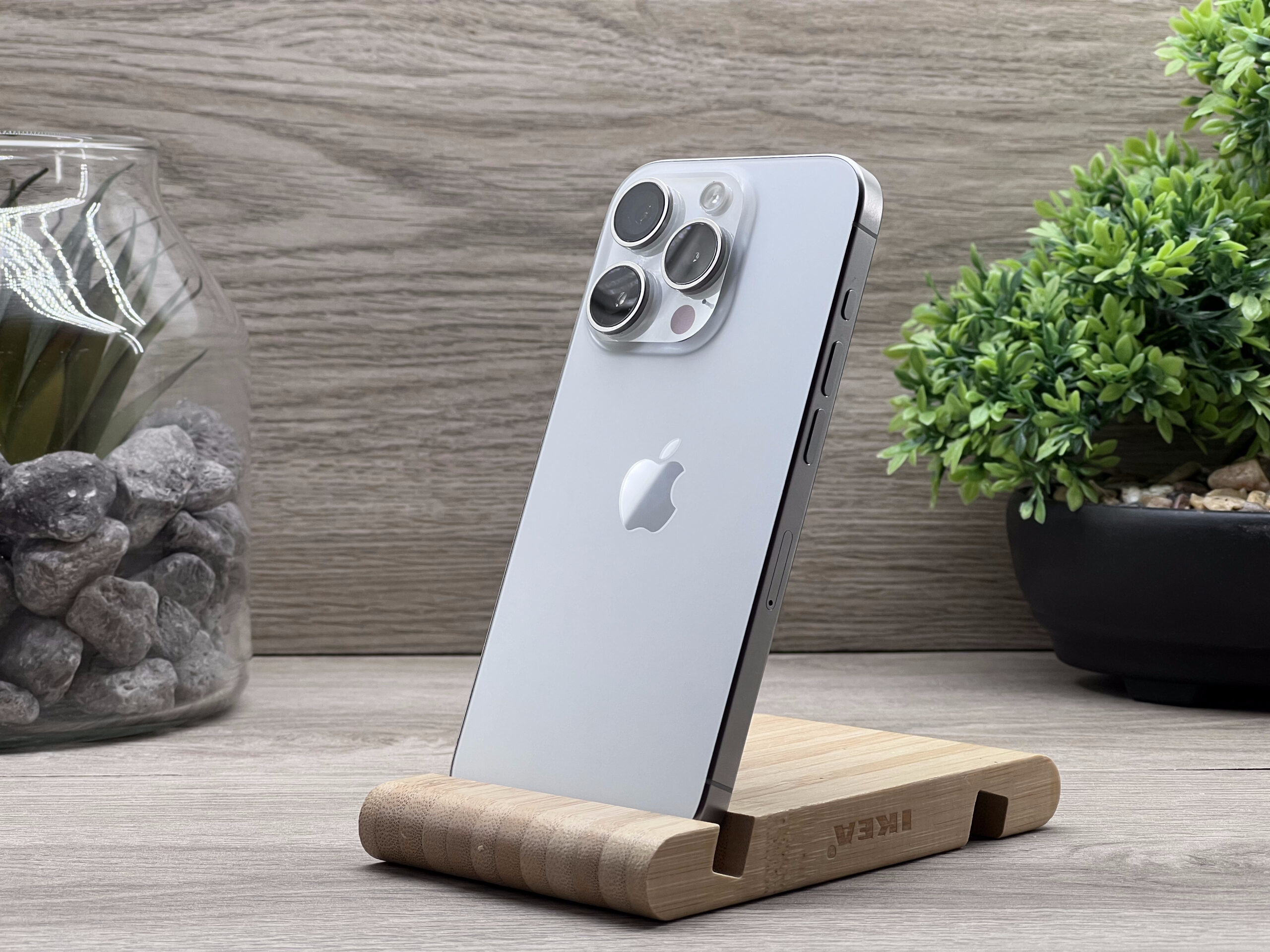 Hibátlan iPhone 15 Pro White Titanium 256GB 2 ÉV Garanciával Számlával Aksi 95%