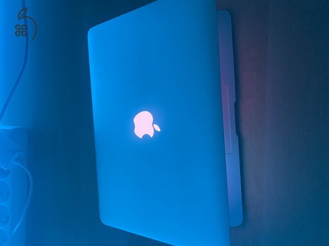 APPLE MACBOOK AIR (2017) 13” 8GB 128GB