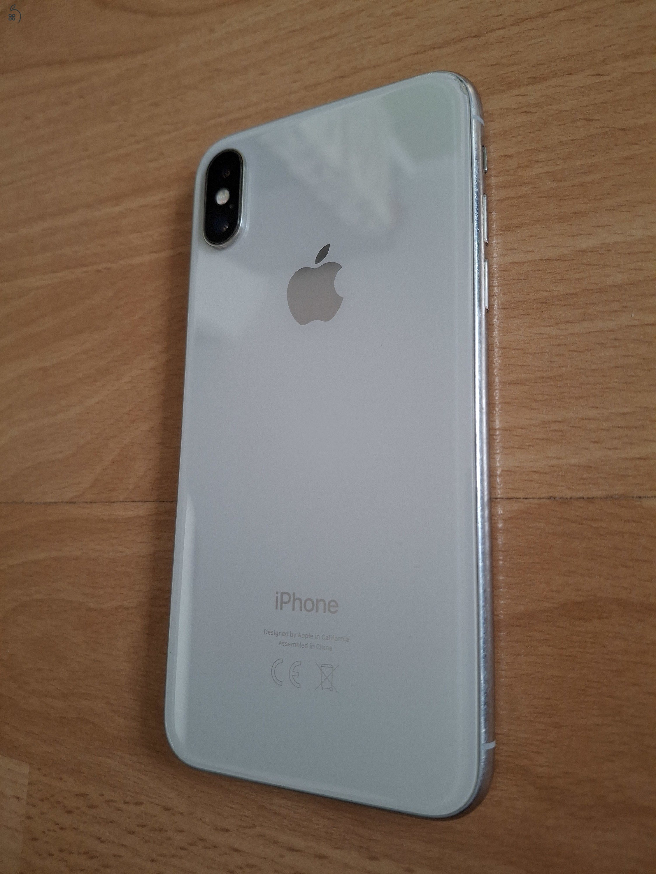 Eladó Iphone X Silver 64GB szép állapotban kedvező áron