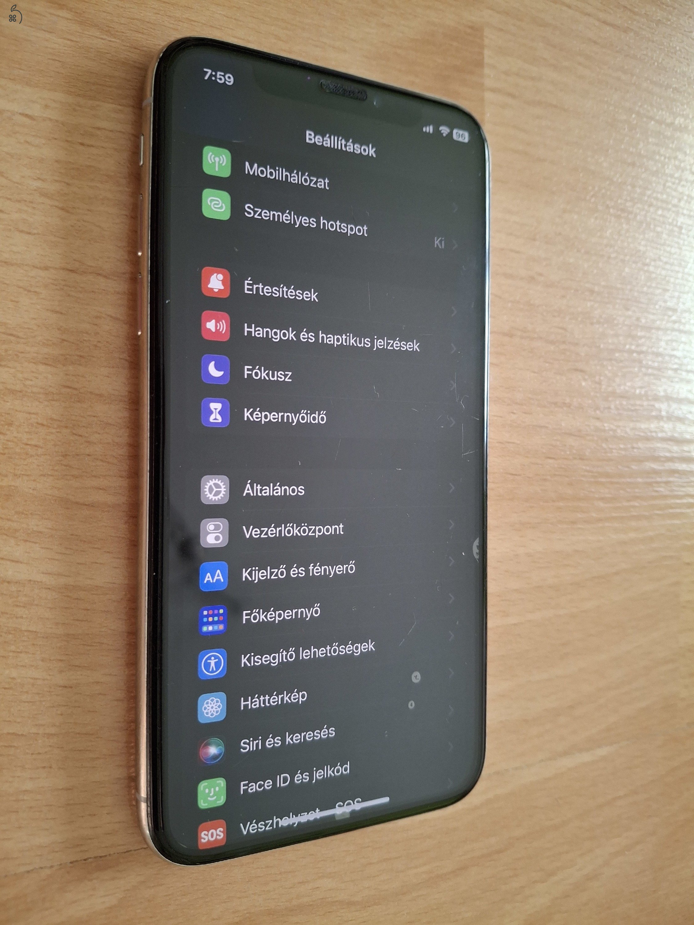 Eladó Iphone X Silver 64GB szép állapotban kedvező áron
