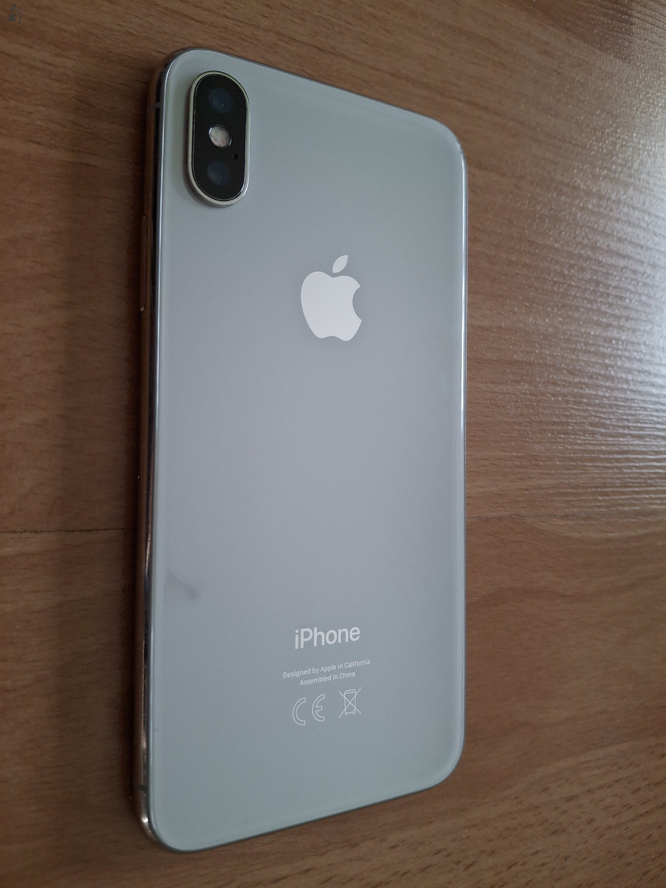 Eladó Iphone X Silver 64GB szép állapotban kedvező áron