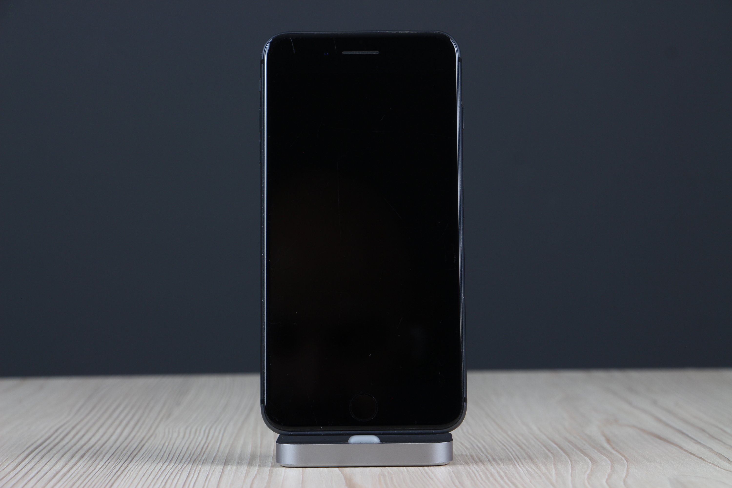 Apple iPhone 8 Plus 64GB Space Gray C US-5832