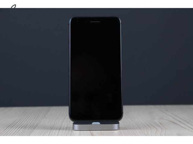 Apple iPhone 8 Plus 64GB Space Gray C US-5832