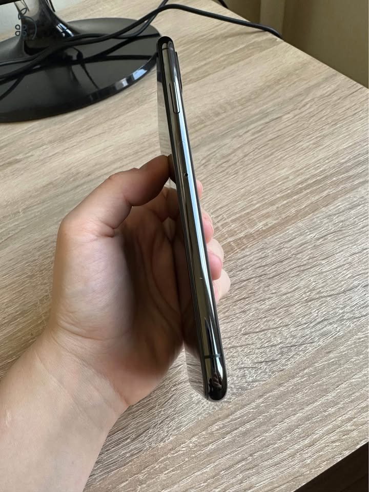 iPhone XS Max Space Gray 256GB eladó