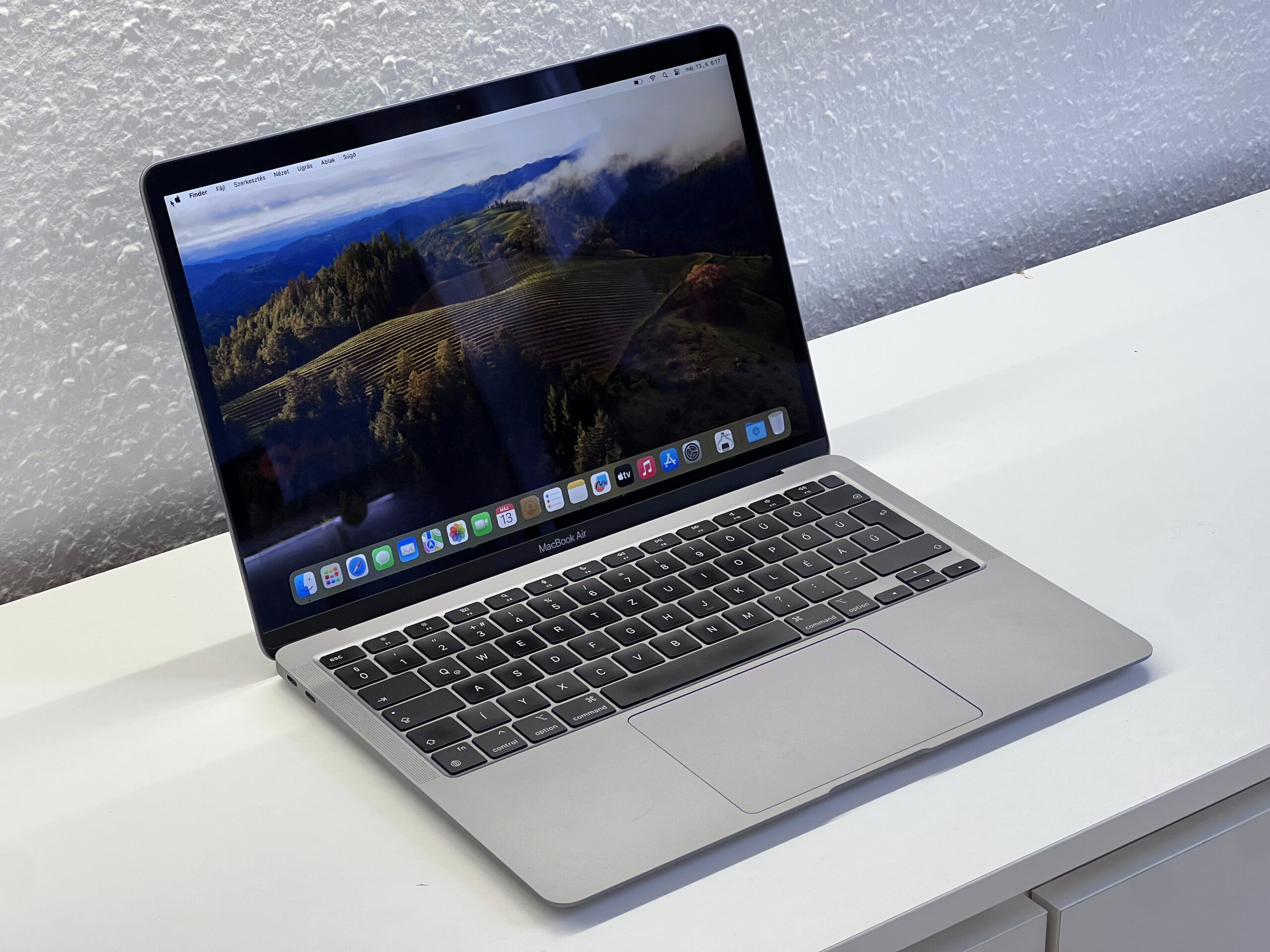MacBook Air 2020 13 M1 256GB 2 ÉV Garanciával Számlával