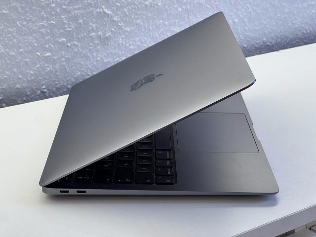 MacBook Air 2020 13 M1 256GB 2 ÉV Garanciával Számlával