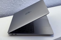 MacBook Air 2020 13 M1 256GB 2 ÉV Garanciával Számlával