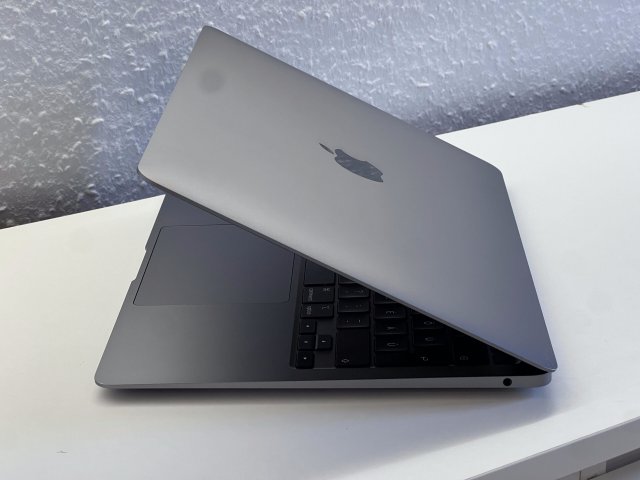 MacBook Air 2020 13 M1 256GB 2 ÉV Garanciával Számlával