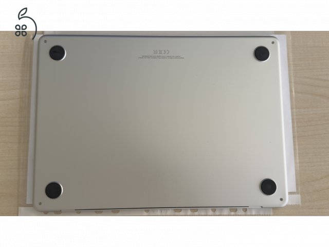 Karcmentes MacBook Air M3 (2024) 8GB, 256GB SSD, magyar billentyűzet
