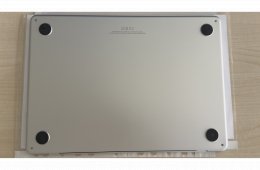 Karcmentes MacBook Air M3 (2024) 8GB, 256GB SSD, magyar billentyűzet