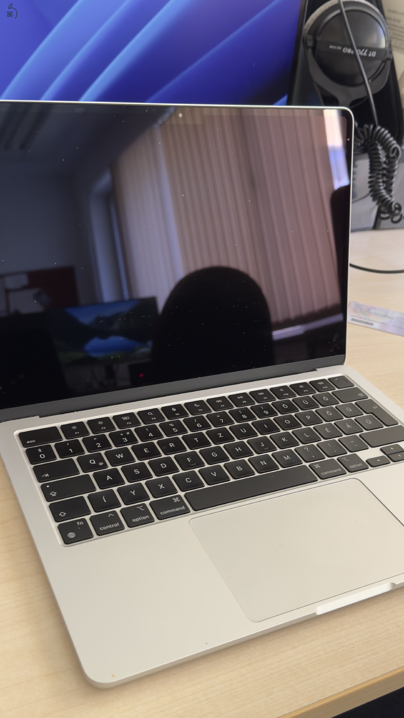 Karcmentes MacBook Air M3 (2024) 8GB, 256GB SSD, magyar billentyűzet