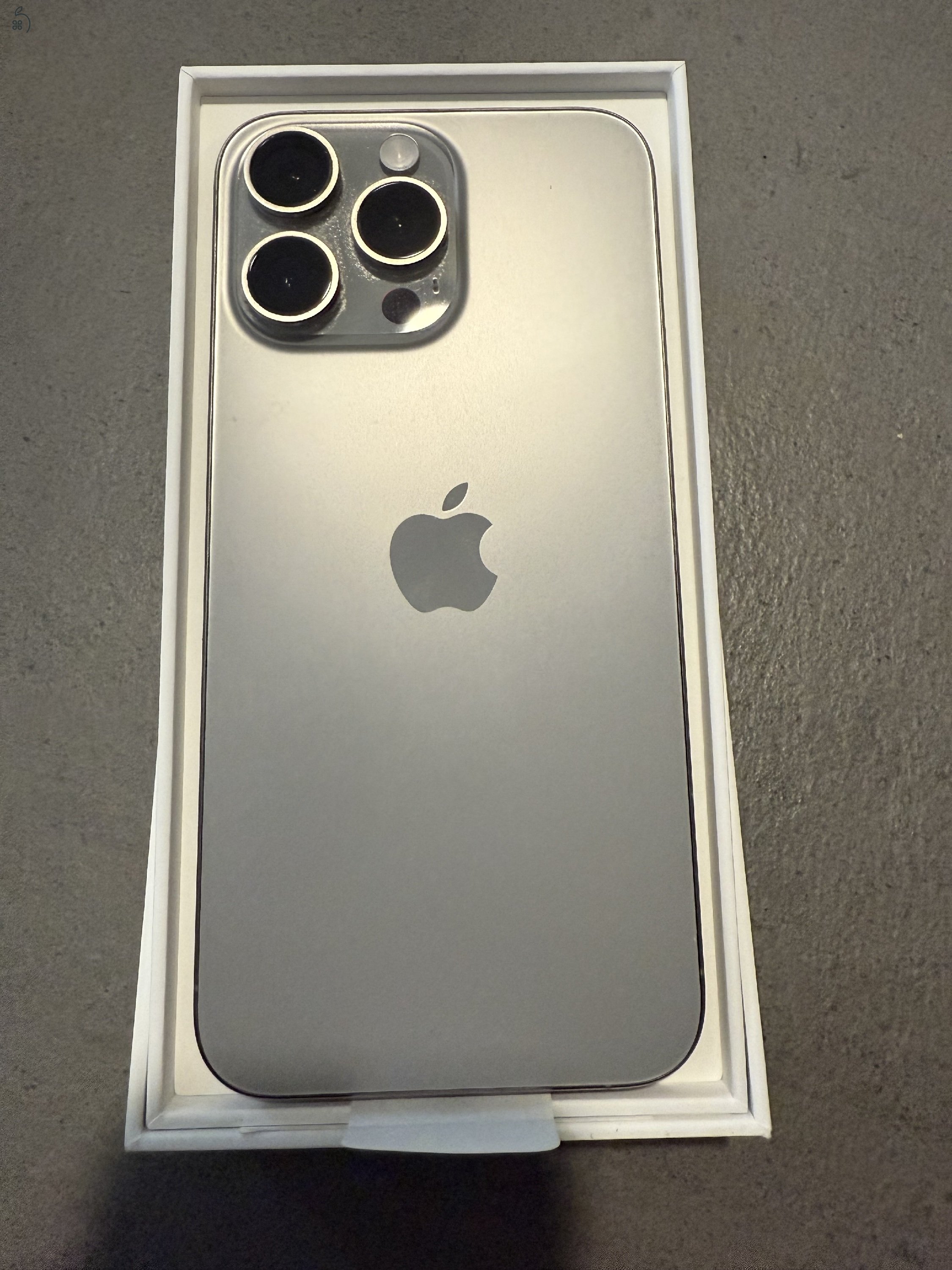 Eladó Új iPhone 15 Pro Max Titán