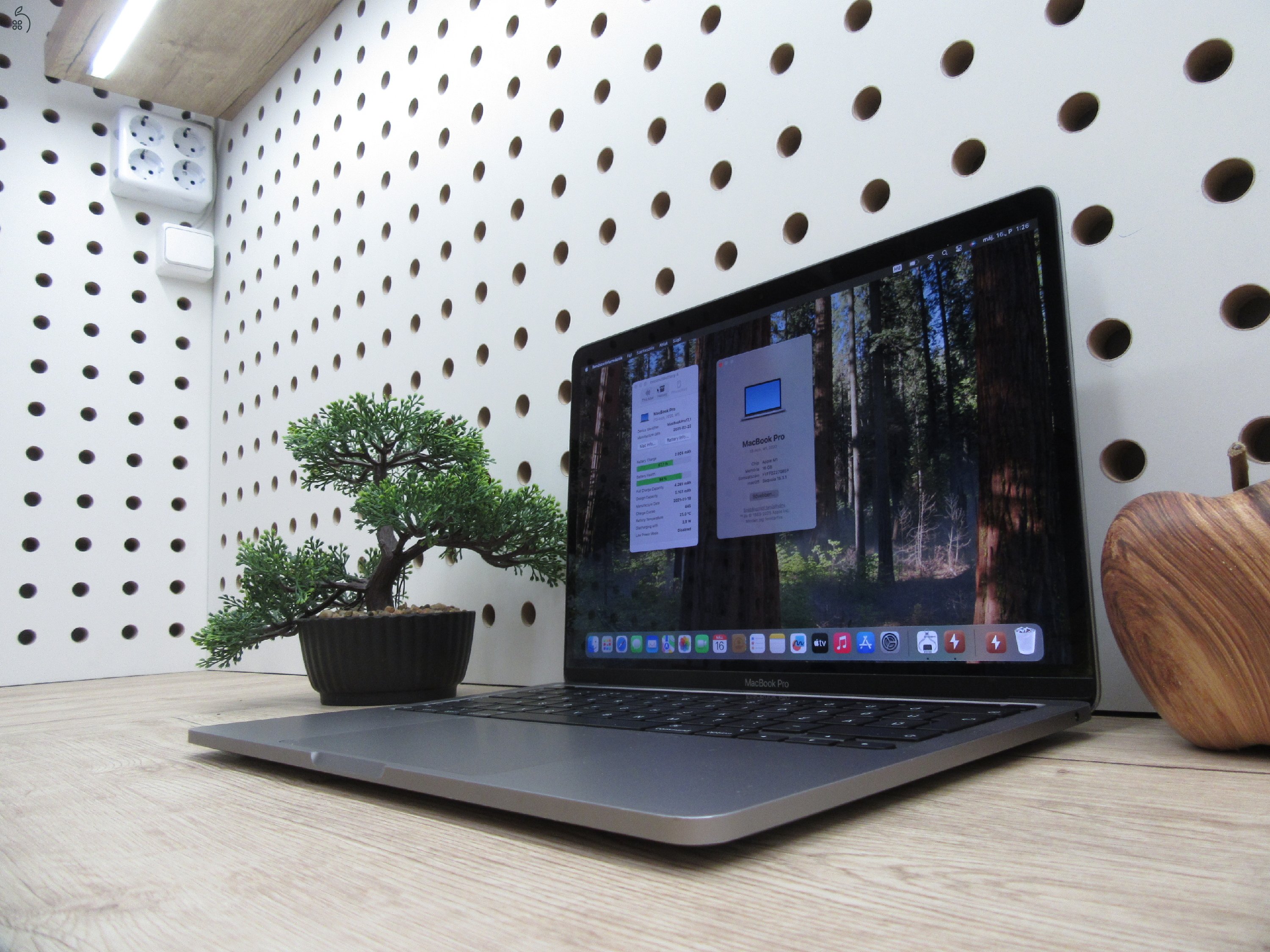 Apple Macbook Pro 13 M1 Touchbar - 2020 - Használt, szép állapot