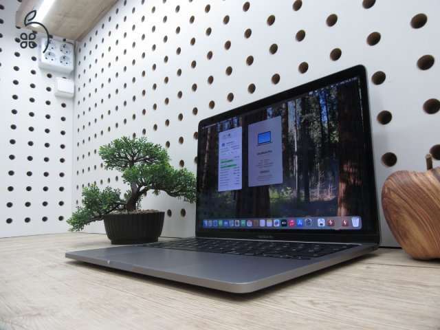 Apple Macbook Pro 13 M1 Touchbar - 2020 - Használt, szép állapot