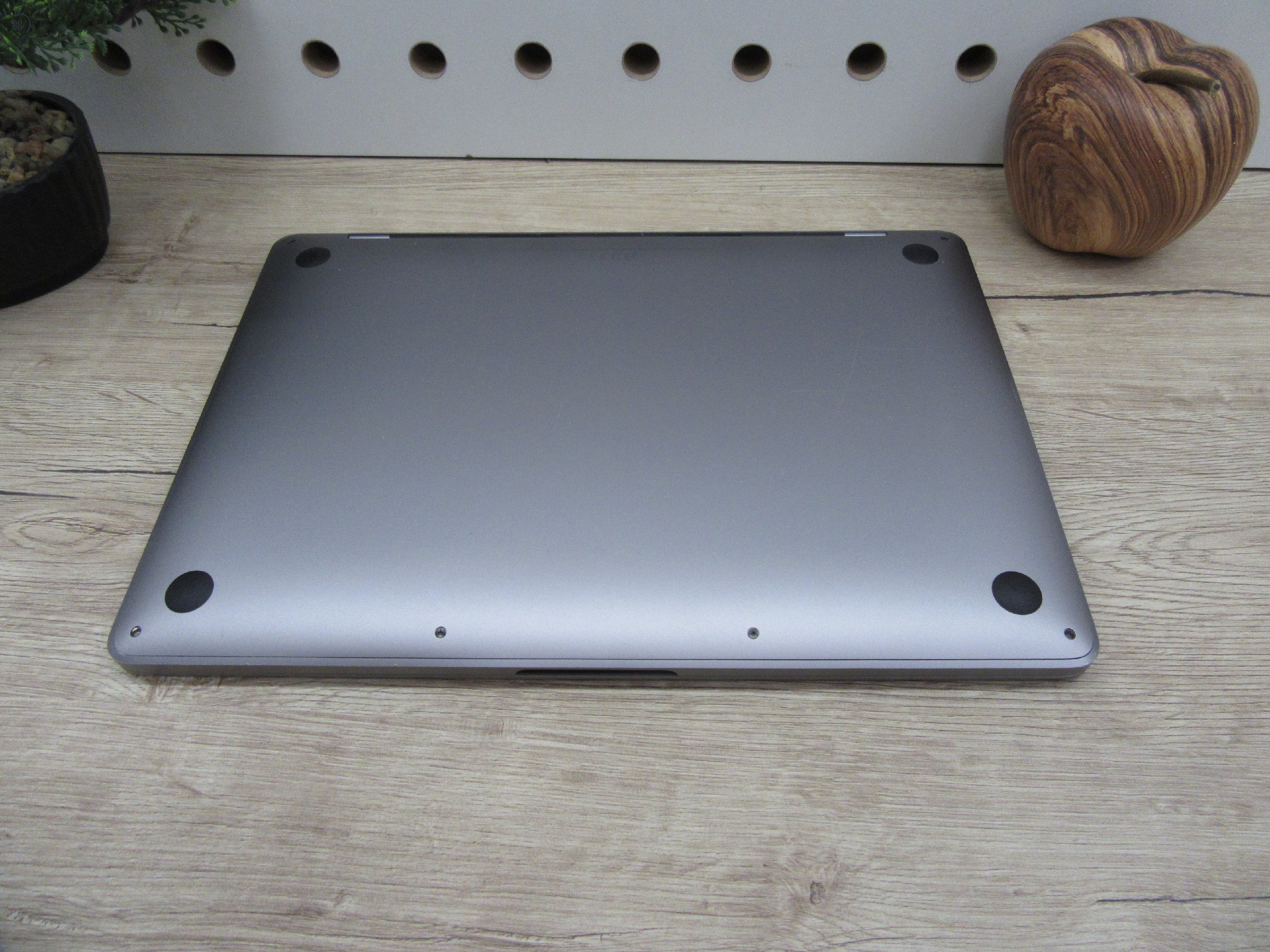 Apple Macbook Pro 13 M1 Touchbar - 2020 - Használt, szép állapot