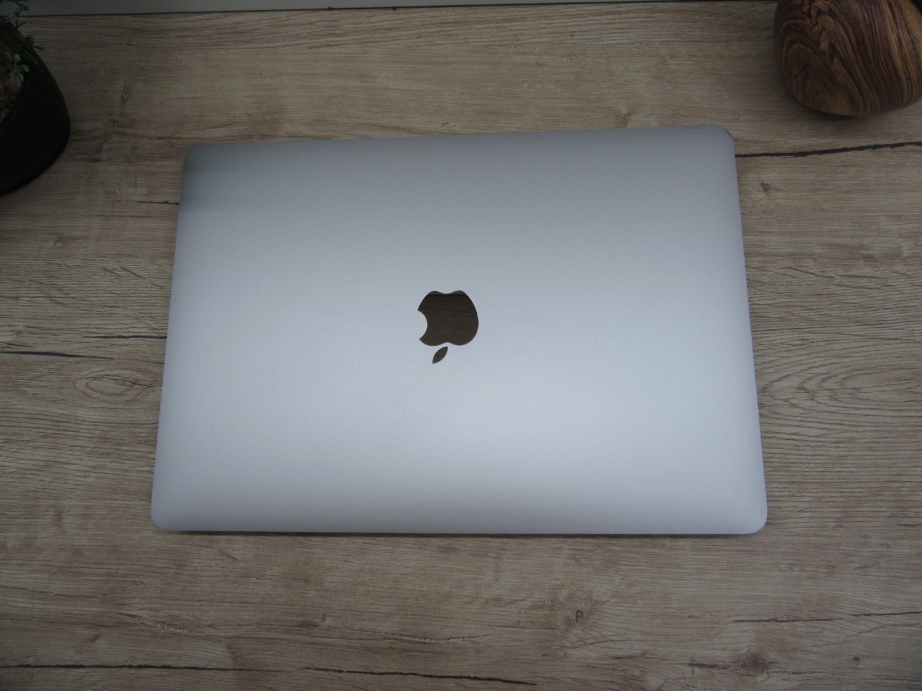  Apple Macbook Pro 13 M1 Touchbar - 2020 - Használt, szép állapot 