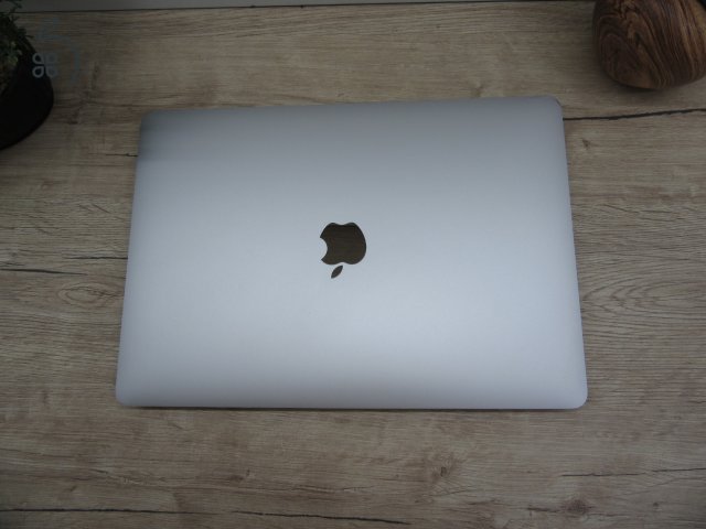  Apple Macbook Pro 13 M1 Touchbar - 2020 - Használt, szép állapot 
