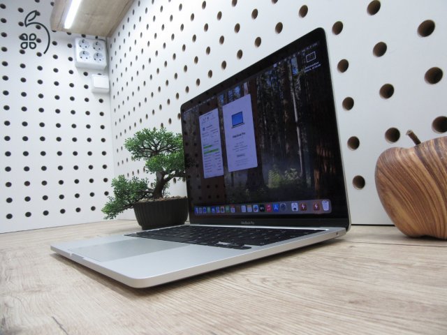  Apple Macbook Pro 13 M1 Touchbar - 2020 - Használt, szép állapot 