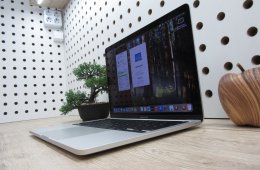  Apple Macbook Pro 13 M1 Touchbar - 2020 - Használt, szép állapot 
