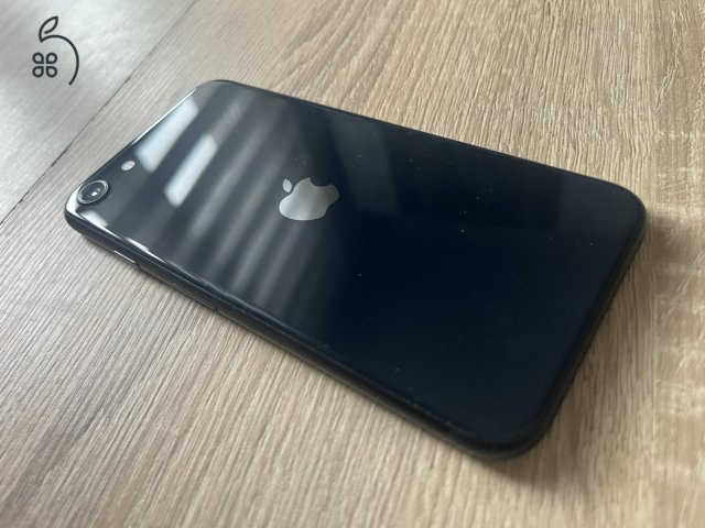 IPHONE SE3 2022 64GB TÖKÉLETES ÁLLAPOT , NAGYON JÓ AKKU,GARANCIA, ÜZLETBŐL