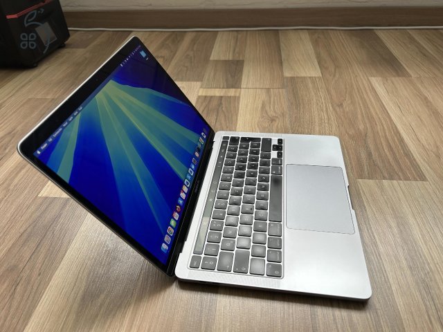  Apple Macbook Pro 13 M1, 16GB RAM, 512 GB SSD