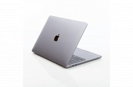 MacSzerez.com - 2019 MacBook Pro 13 CTO / i7 / 16GB RAM / 256GB / Magyar bill. / Asztro