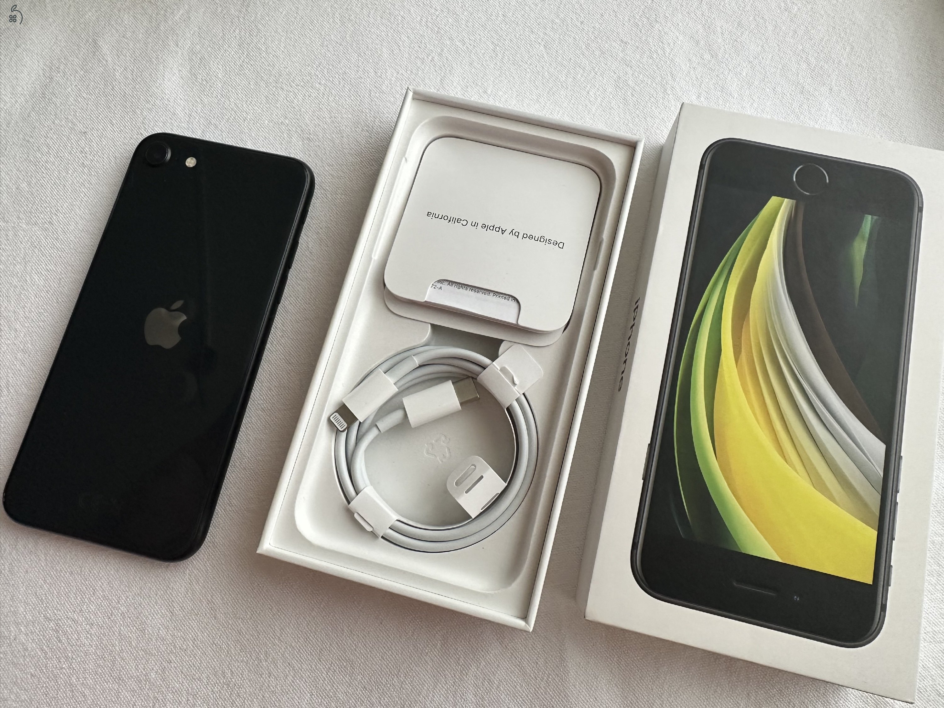Tökéletes állapotú iPhone SE 64GB!!