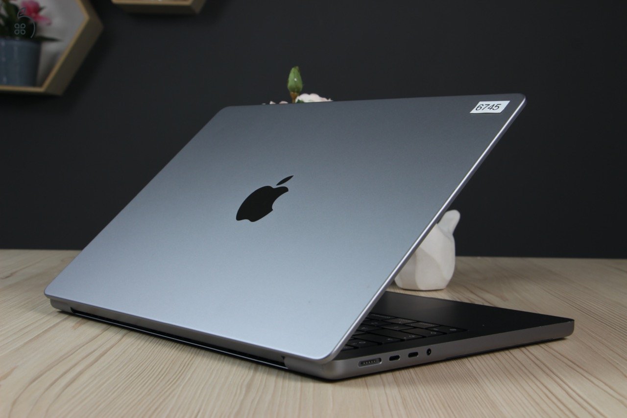 Apple MacBook Pro 14” (M1 Pro / 16GB / 512GB SSD / Magyar billentyűzet) – Profi teljesítmény, most elérhető áron