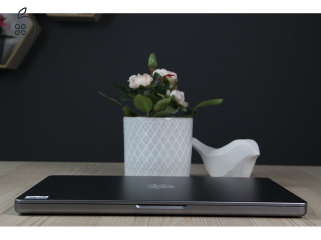 Apple MacBook Pro 14” (M1 Pro / 16GB / 512GB SSD / Magyar billentyűzet) – Profi teljesítmény, most elérhető áron