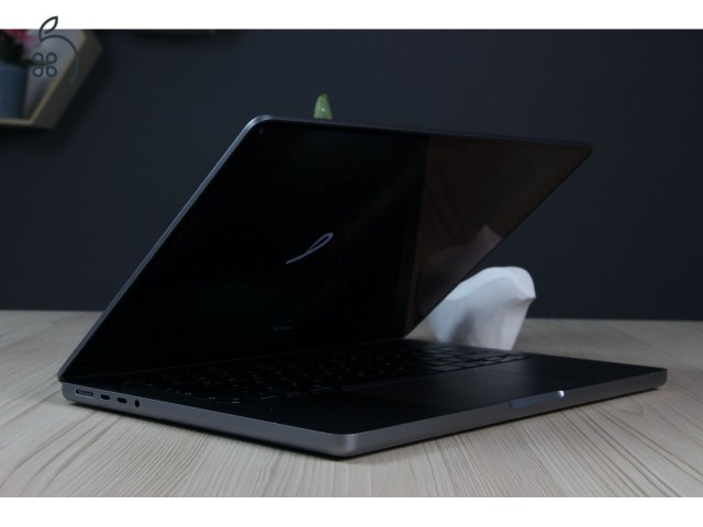 Apple MacBook Pro 14” (M1 Pro / 16GB / 512GB SSD / Magyar billentyűzet) – Profi teljesítmény, most elérhető áron