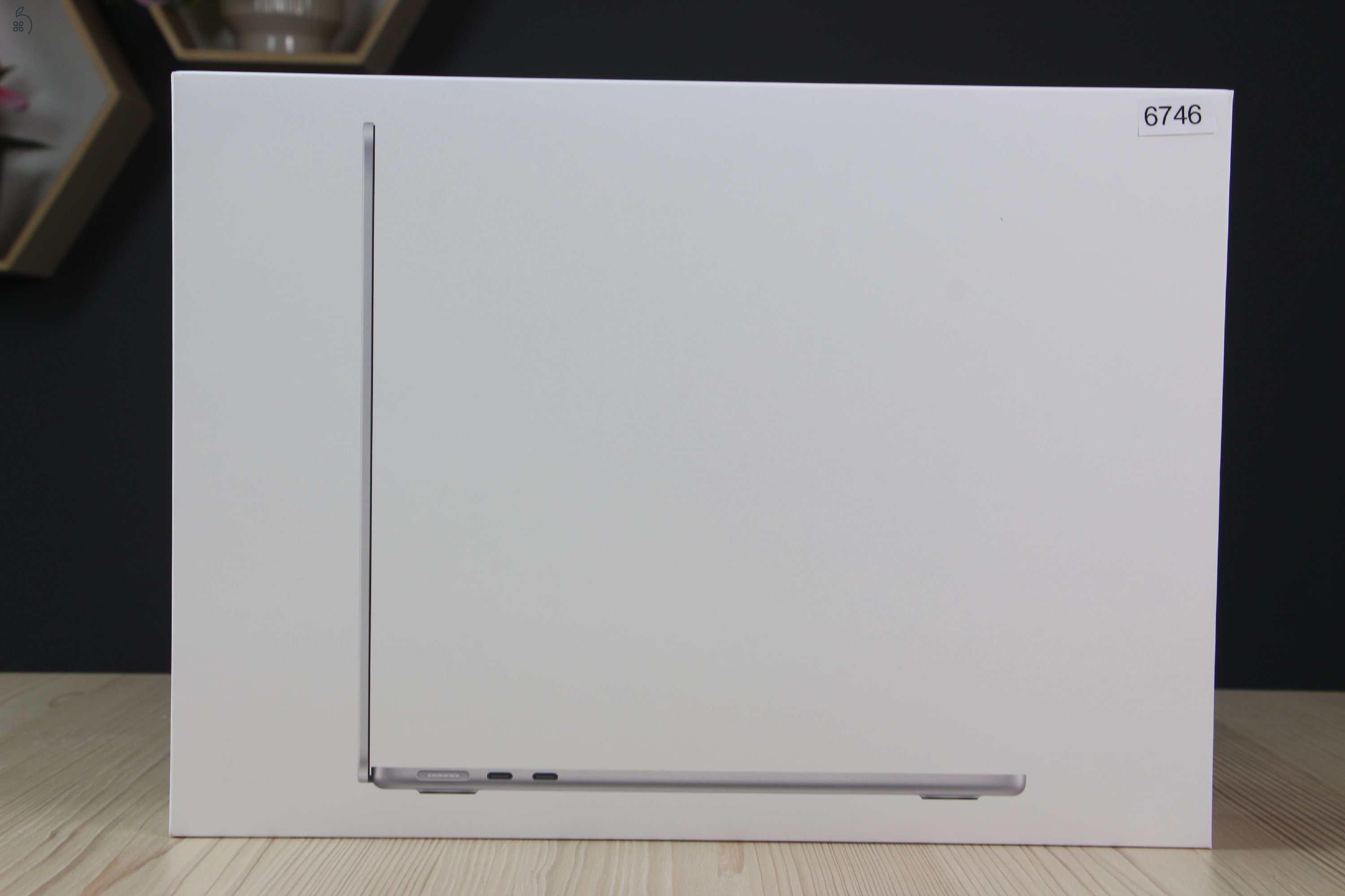 Új Apple Macbook Air 13