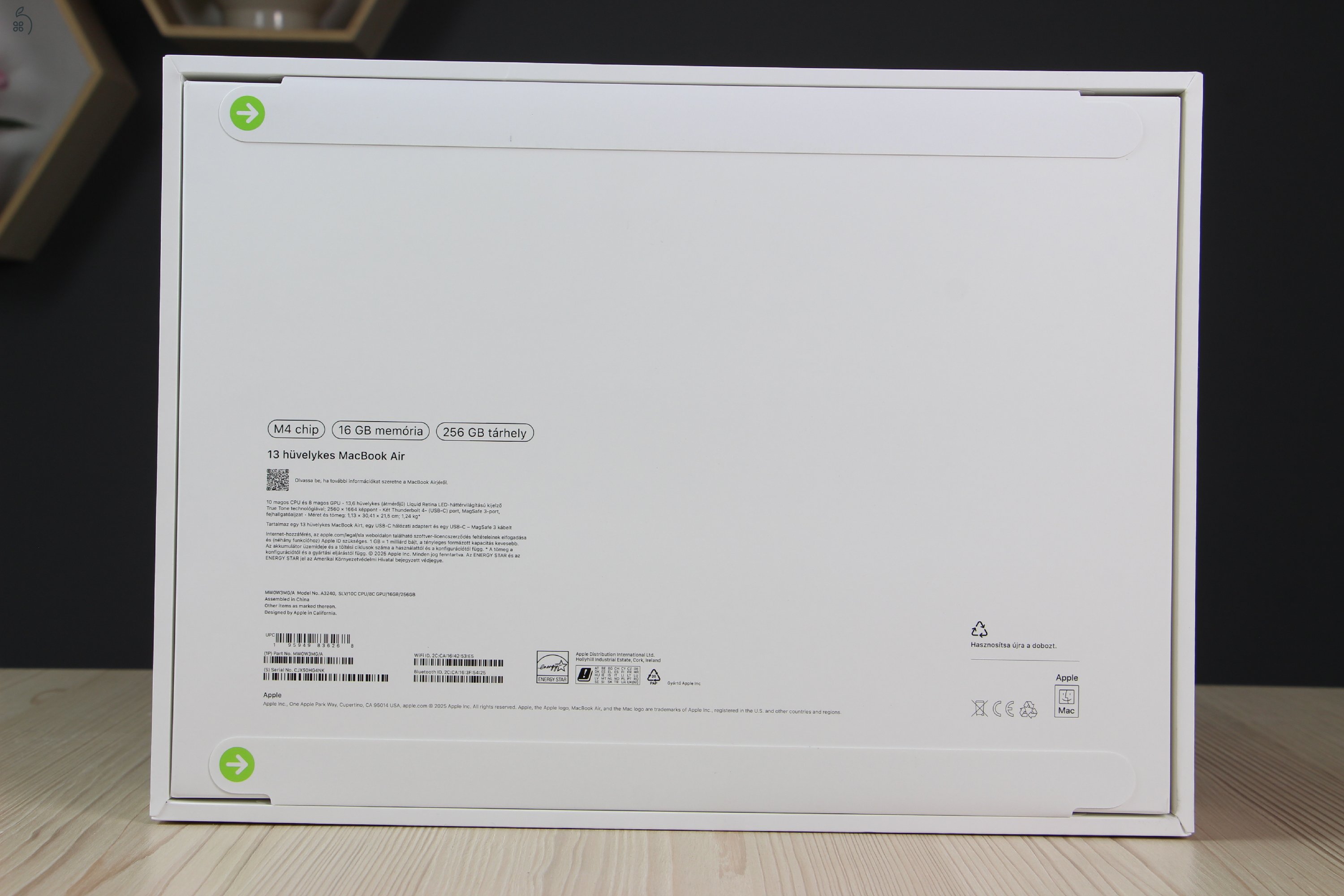 Új Apple Macbook Air 13