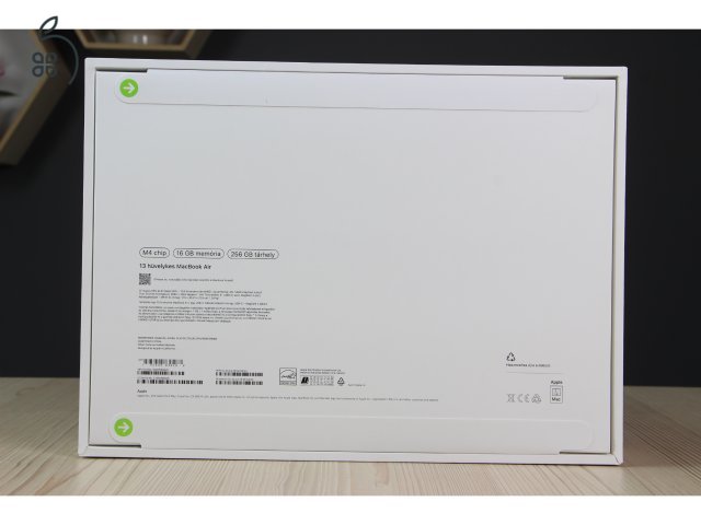 Új Apple Macbook Air 13