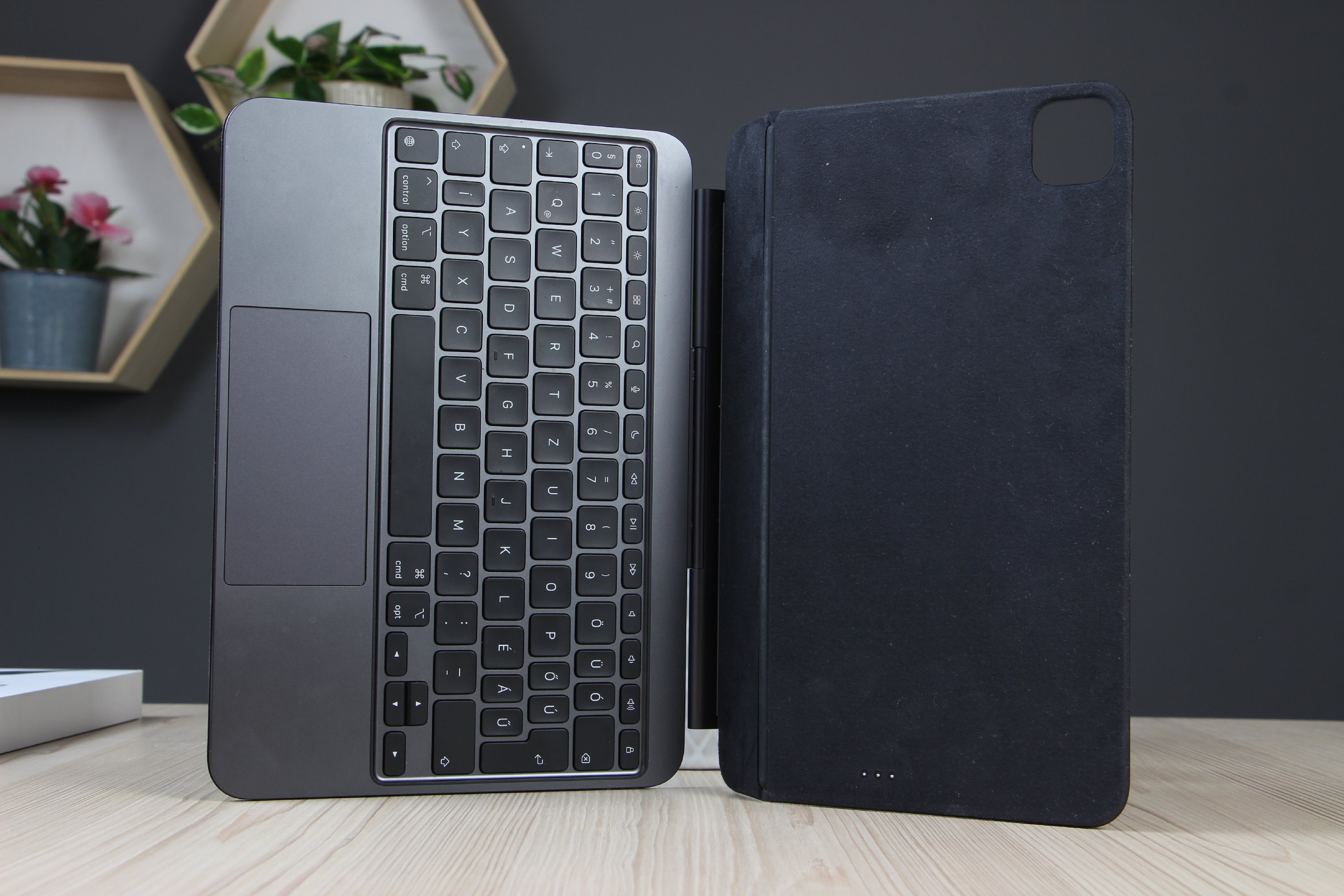 Apple Magic Keyboard for iPad Pro 11