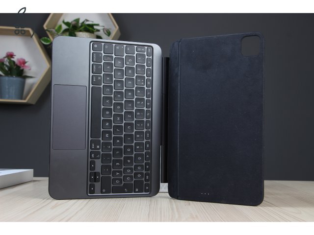 Apple Magic Keyboard for iPad Pro 11