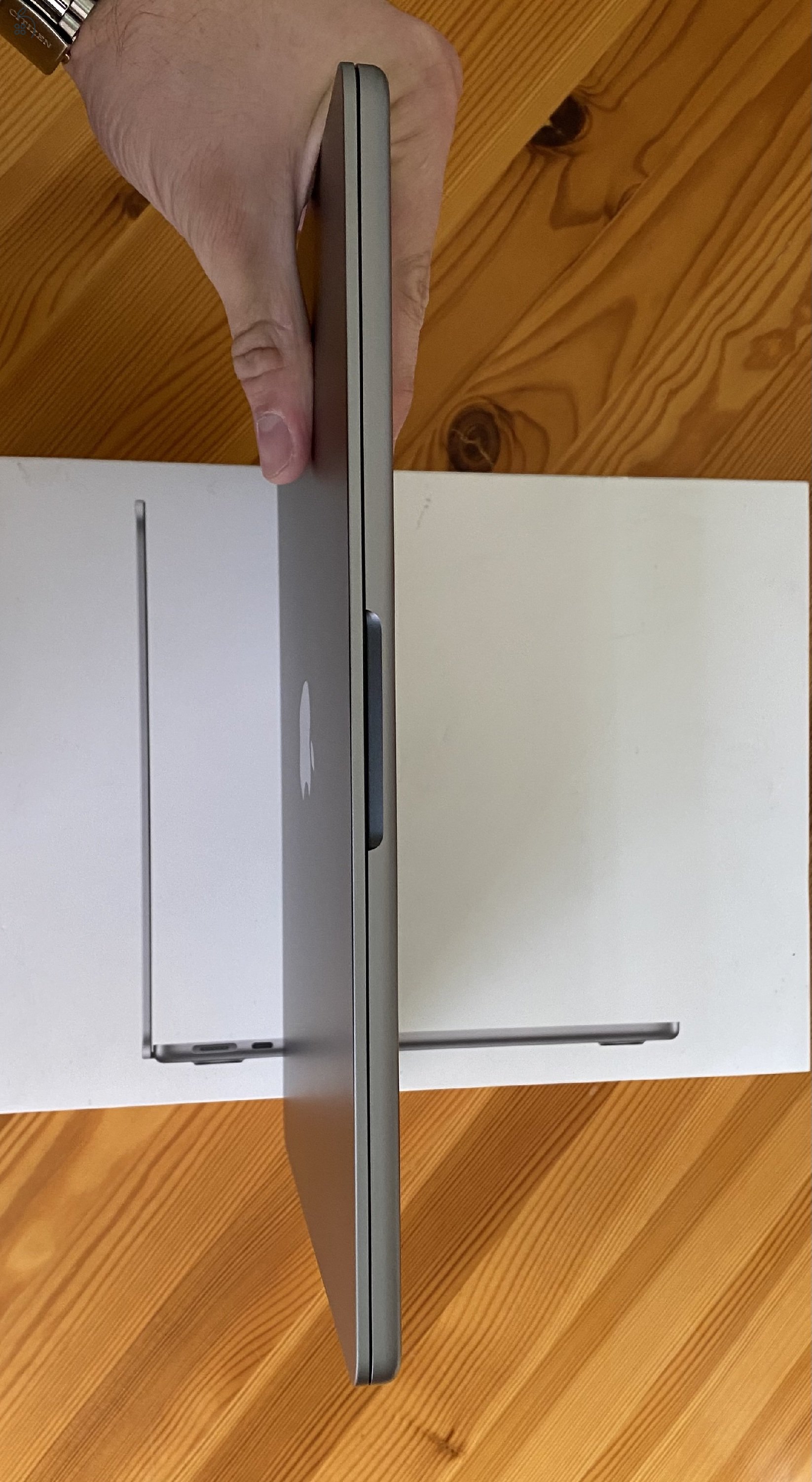 MacBook Air 13.6” M2 – 16GB / 256GB – 100% akku Hibátlan állapot