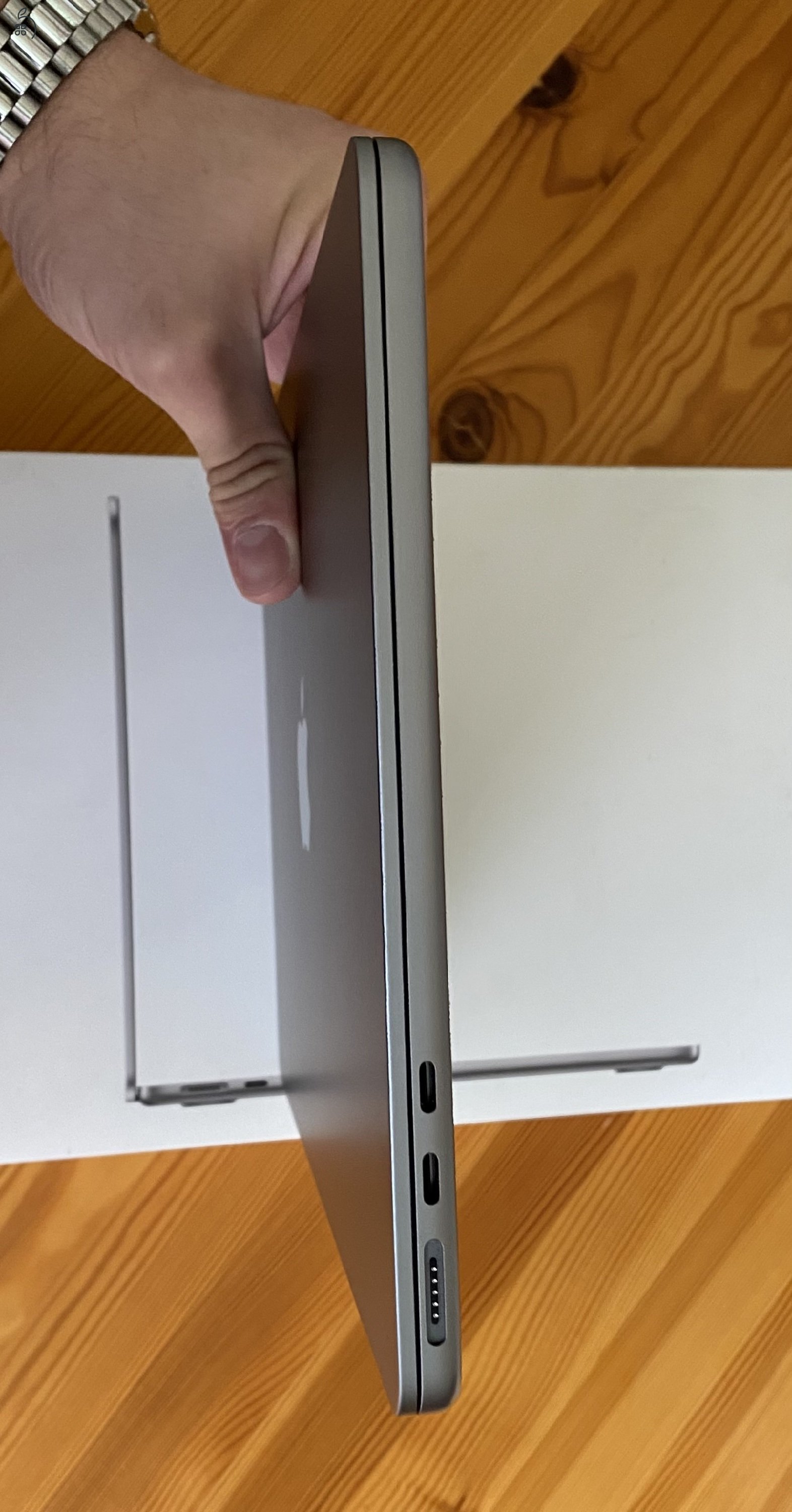 MacBook Air 13.6” M2 – 16GB / 256GB – 100% akku Hibátlan állapot