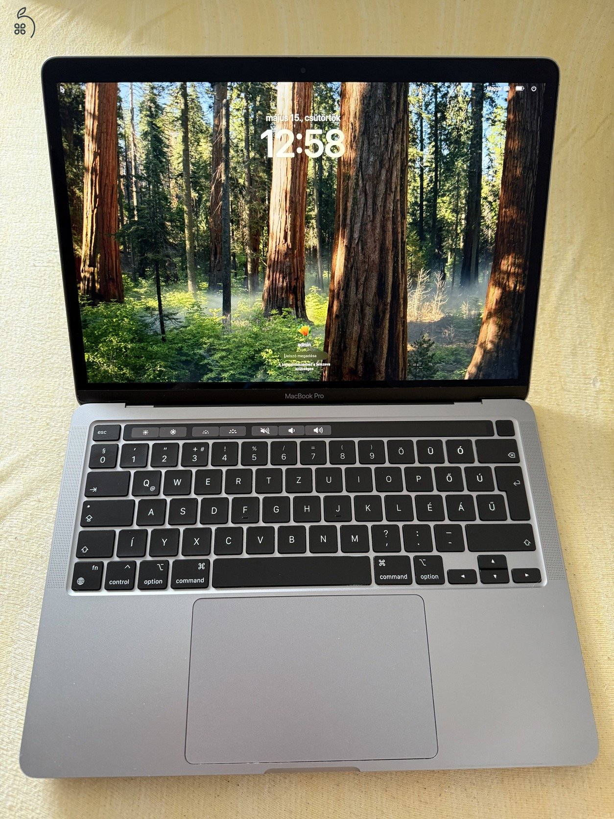 Eladó hibátlan MacBook Pro 13 , M1, 2020-as 256GB-os asztroszürke