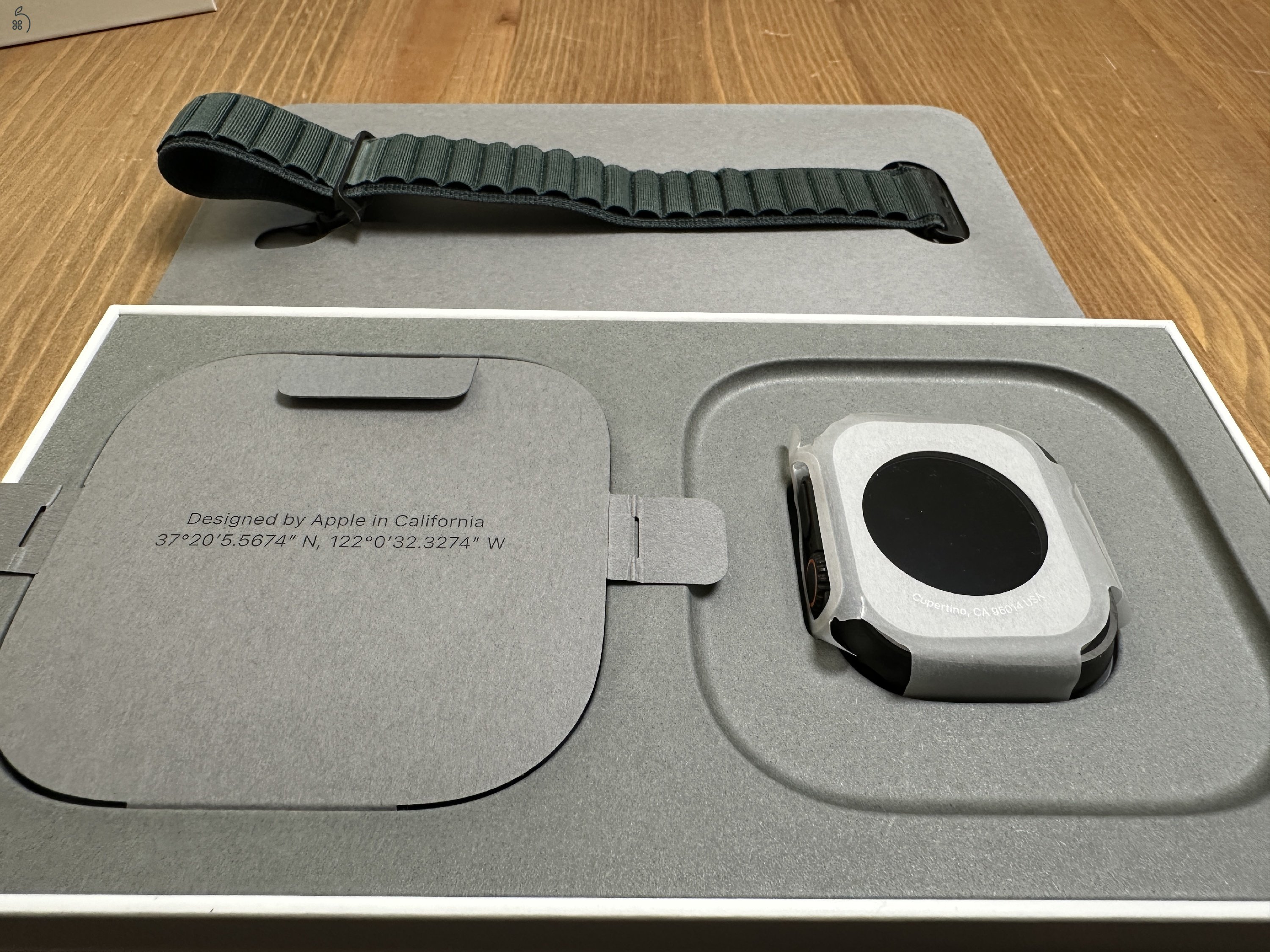 Apple Watch Ultra 2 GPS + Cellular Fekete Titán Tokkal és Sötétzöld szíjjal 2027.09.20.-ig garis