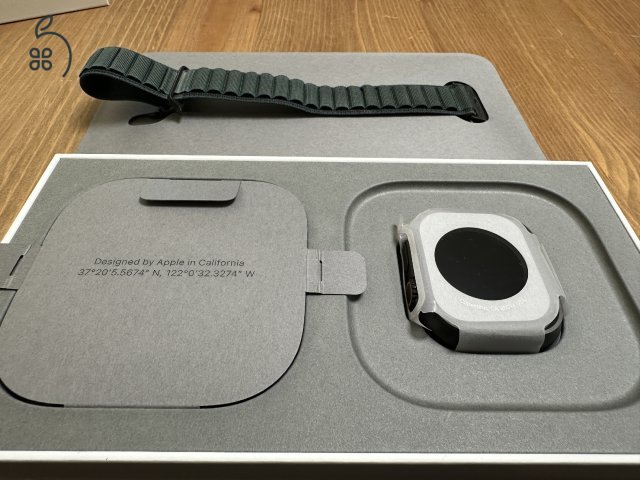 Apple Watch Ultra 2 GPS + Cellular Fekete Titán Tokkal és Sötétzöld szíjjal 2027.09.20.-ig garis