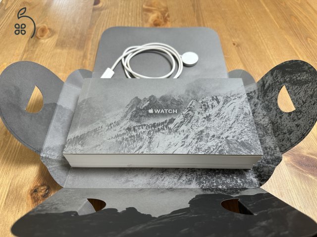 Apple Watch Ultra 2 GPS + Cellular Fekete Titán Tokkal és Sötétzöld szíjjal 2027.09.20.-ig garis