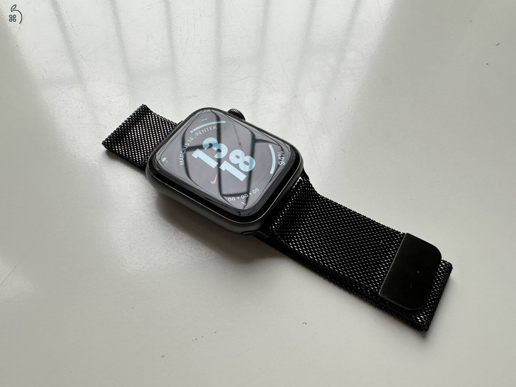 Apple Watch Series 4 - 44mm Space Gray Aluminium GPS
