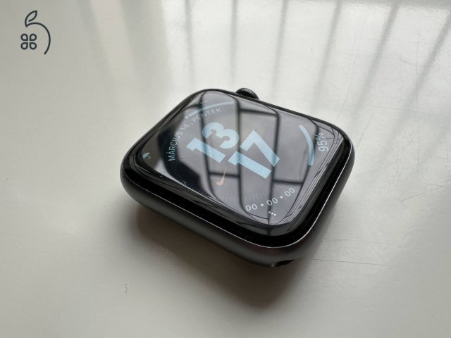 Apple Watch Series 4 - 44mm Space Gray Aluminium GPS