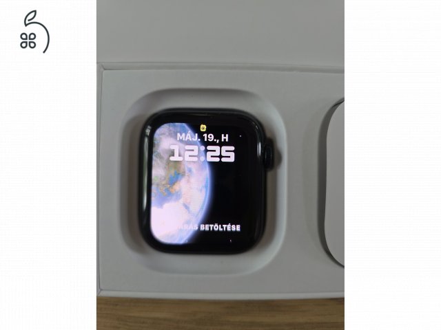 Eladó egy újszerű Apple Watch SE 2. gen, garanciális