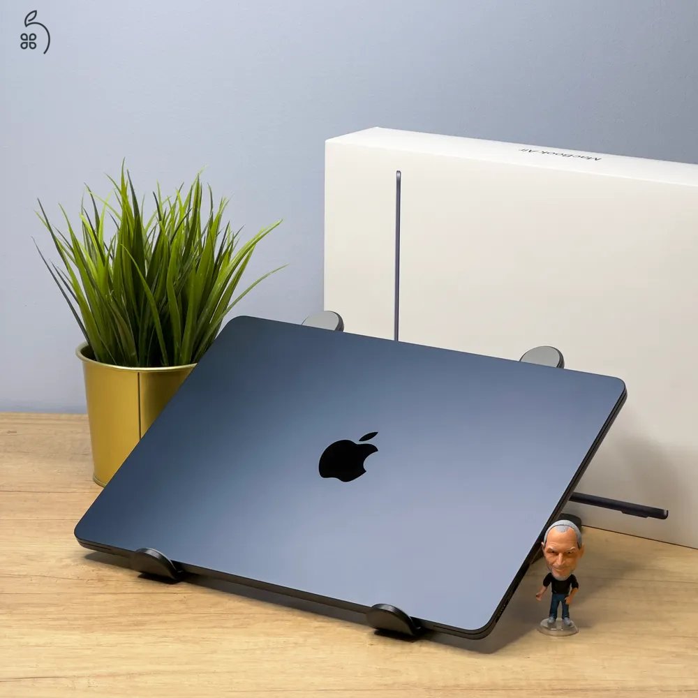 MacSzerez.com - 2022 MacBook Air 13 M3 / 16GB / 256B SSD / Midnight / Apple Garancia!