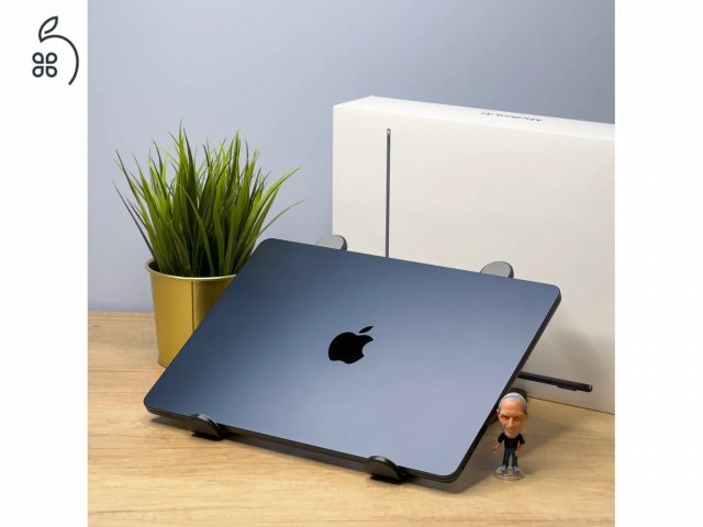 MacSzerez.com - 2022 MacBook Air 13 M3 / 16GB / 256B SSD / Midnight / Apple Garancia!