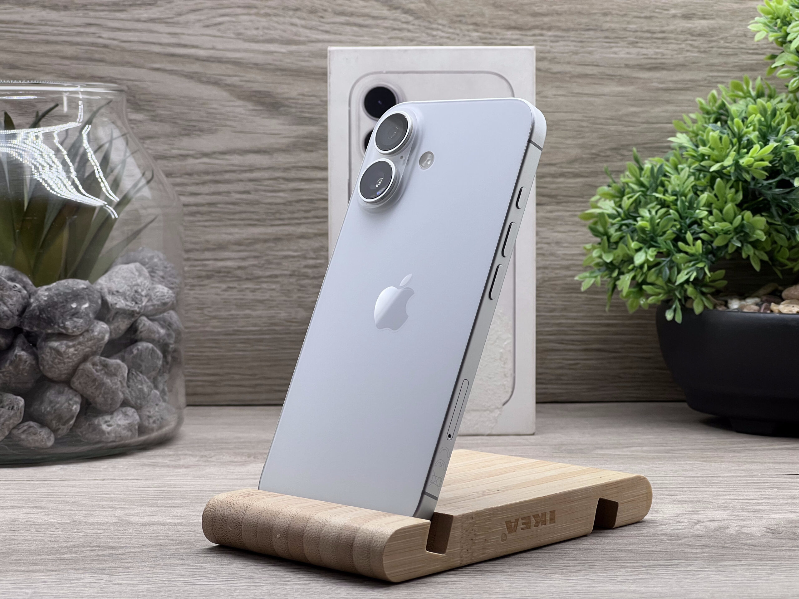Hibátlan iPhone 16 White 256GB 2 ÉV Garanciával Számlával Aksi 99%