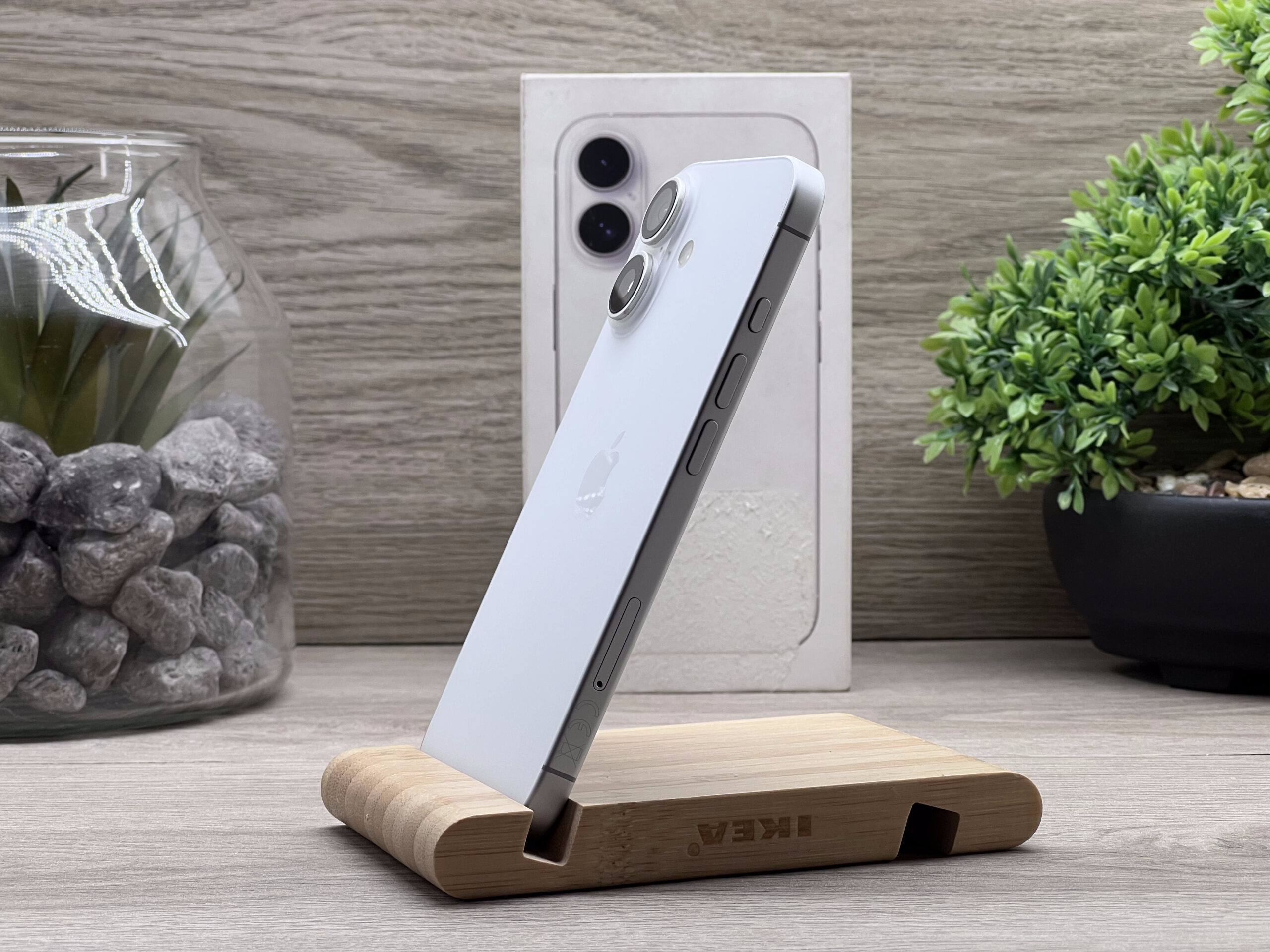 Hibátlan iPhone 16 White 256GB 2 ÉV Garanciával Számlával Aksi 99%